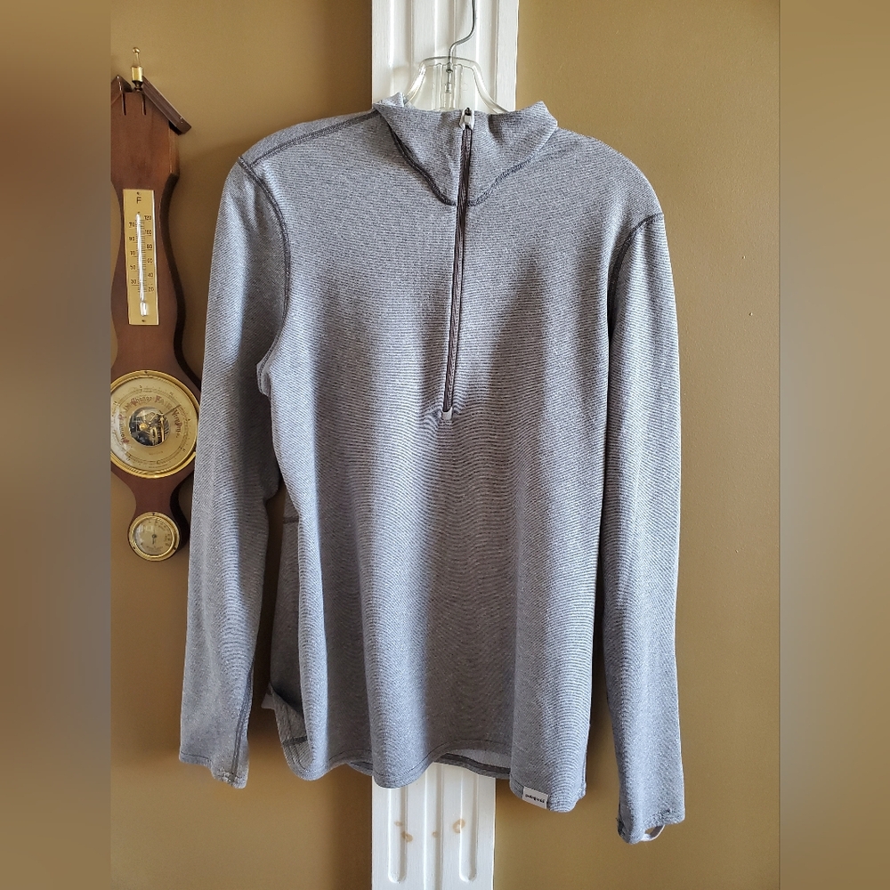 Women's Patagonia Capilene 3 1/4 Zip.  Size Large Grey.